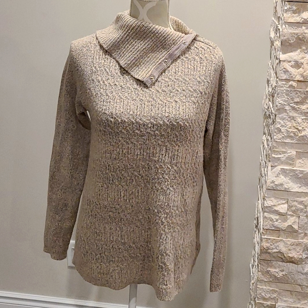 Reitmans soft turtle neck sweater